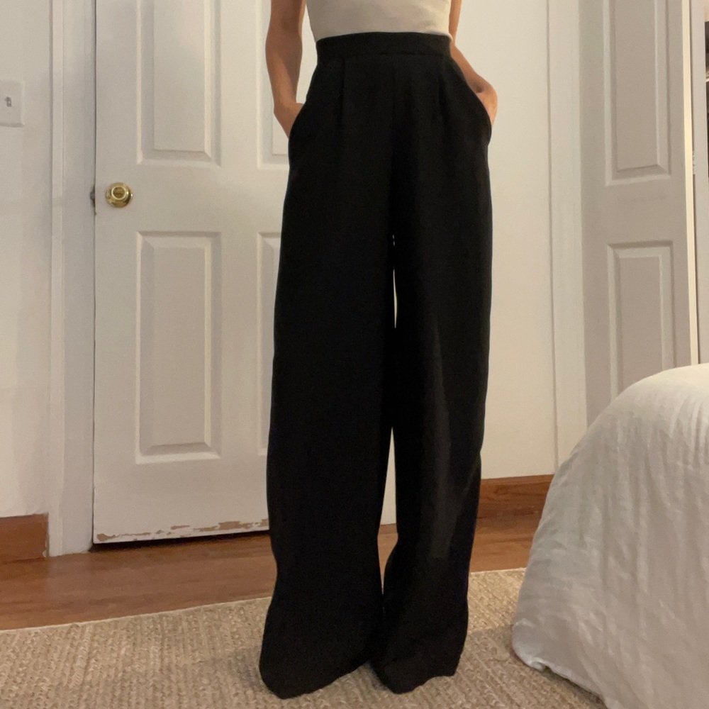 BB Dakota high waist pleat detail black trousers